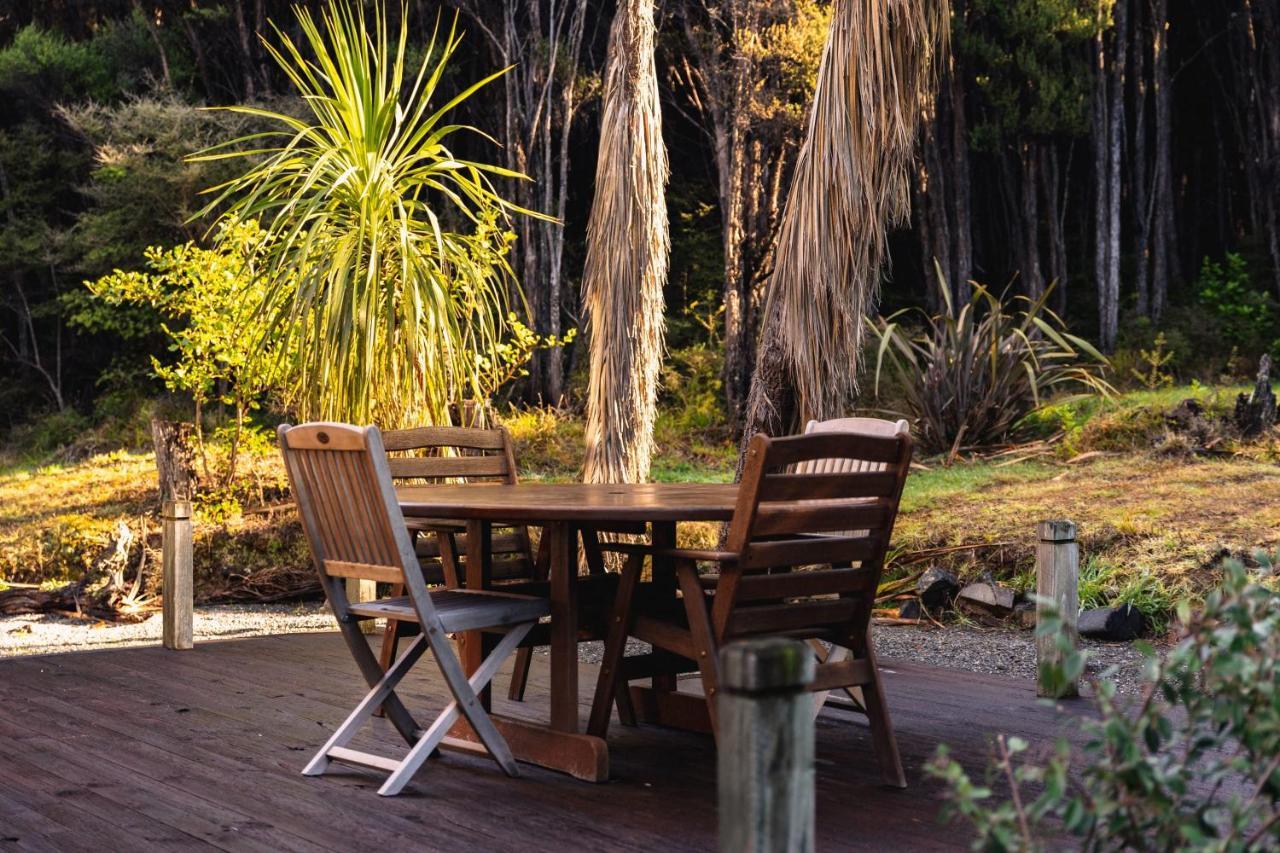 Totara Lodge - Unwind, Relax & Enjoy - Mt Lyford ภายนอก รูปภาพ
